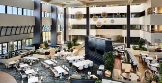 Embassy Suites by Hilton West Palm Beach Central - ווסט פאלם ביץ' - מסעדה