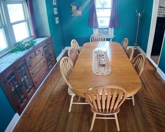 The Roost - 4 Bed 1.5 Baths - Oregon - Jídelna