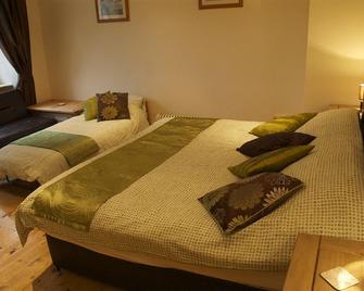The George Inn At Tideswell - Buxton - Bedroom