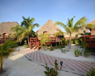 El Ben Cabañas - Cayo Corker - Edificio