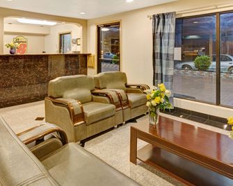 Super 8 by Wyndham Mont Belvieu/Baytown East - Baytown - Hành lang