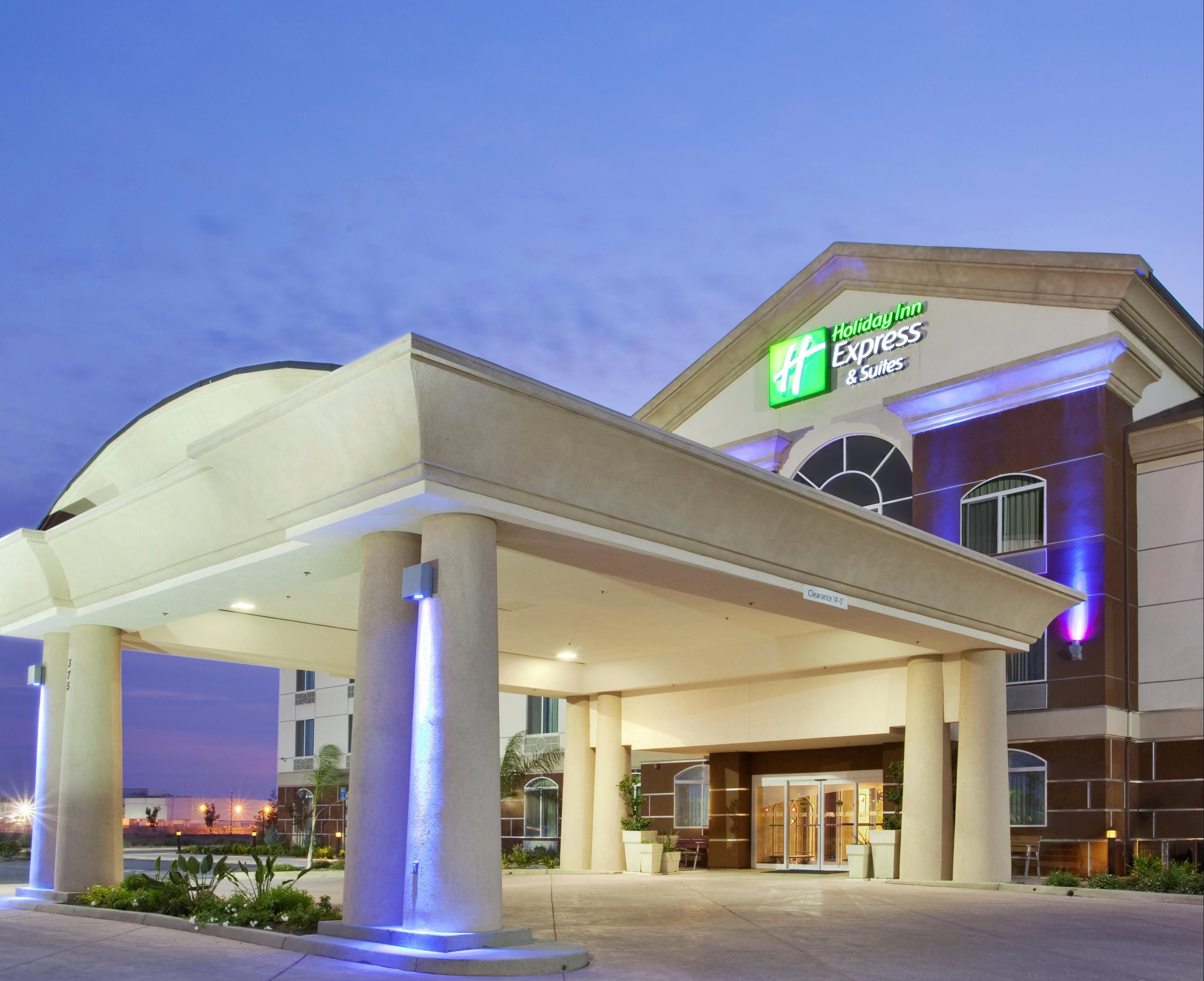 Holiday Inn Express & Suites Dinuba West By IHG - Dinuba - Gebouw