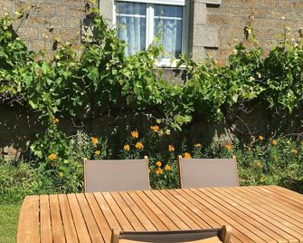 Le Presbytère Chambre D'Hôtes - Passais-Villages - Patio