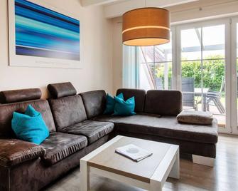 Beautiful villa for 6 people with pool, WIFI, TV and terrace - Bremerhaven - Sufragerie