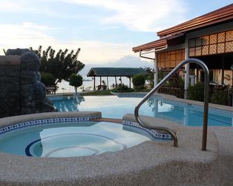 Bonita Oasis Beach Resort - Moalboal - Piscina