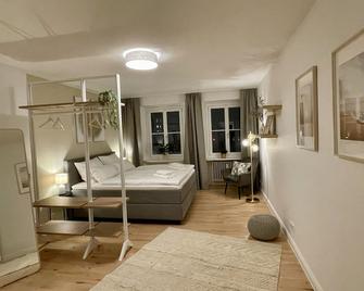 Schwabing apartment with kitchen, conservatory and rain shower in the heart of Munich - Múnich