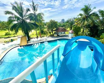 PN Mountain Resort and Villas Krabi - Ao Luek - Piscina