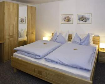 Weißes Rößl - Bruck an der Großglocknerstraße - Bedroom