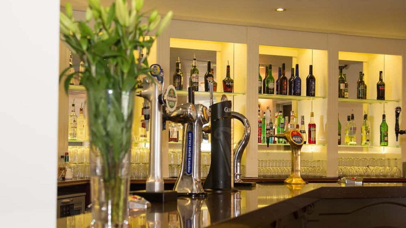 Oyster Fleet Hotel