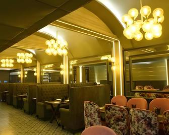Dng The Grand Hotel - Kanpur - Restaurante