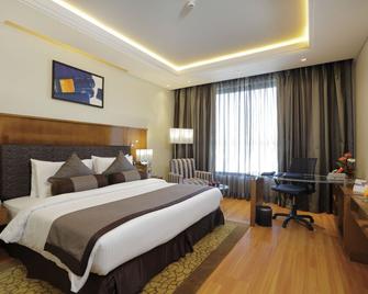 Yashail Hotel Haridwar - Haridwar - Bedroom