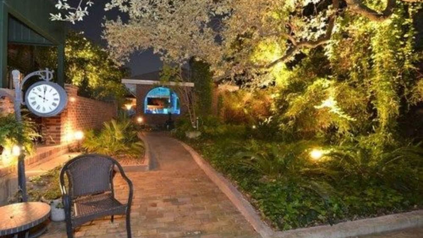 Far View - A Bed & Breakfast Estate