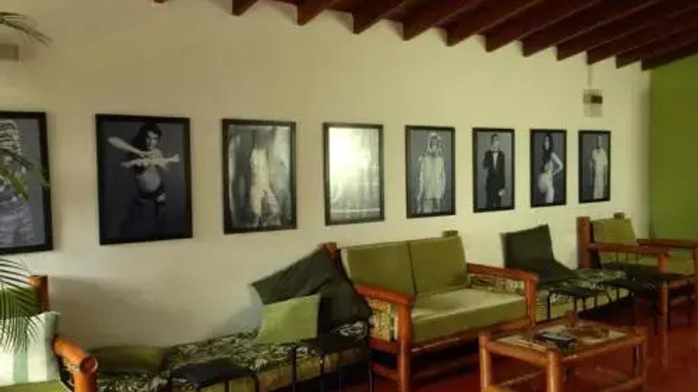 Saman Hostel