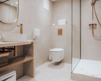 Hotel Henry Ii Beaune Centre - Beaune - Bathroom