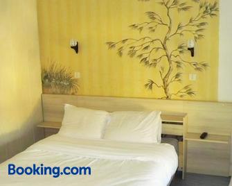 Hotel Les Passions - Buis-les-Baronnies - Habitación
