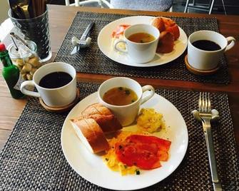 Nara Guesthouse Kamunabi - Nara - Comida