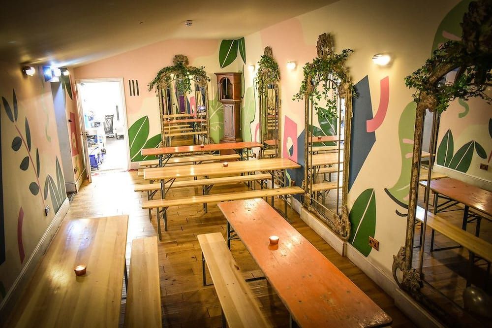 The Dark Horse Pub - Bristol