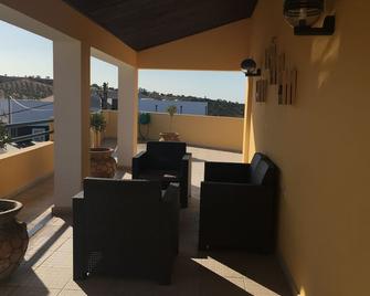 Lake View Housemontargil - Montargil - Varanda