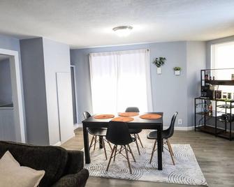 The Main Nest - Near City Center - Klamath Falls - Dining room