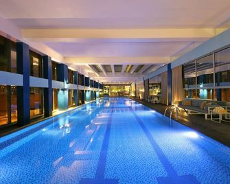 Makati Diamond Residences - Makati - Pool