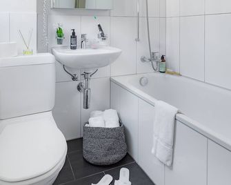 Swiss Star Zurich University - Self Check-In - Zúrich - Baño