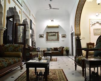 Khandela Haveli - a Boutique Heritage Hotel - Jaipur - Living room