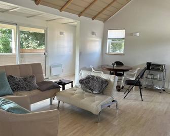 Recently renovated house in Hancock, NY near Delaware River - Hancock - Living room