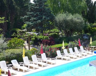 Large 2 Person Apartment with Air Conditioning & lovely private outdoor area - Rognonas - Piscine