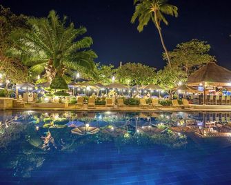 ذا لوفينا - Buleleng - حوض السباحة