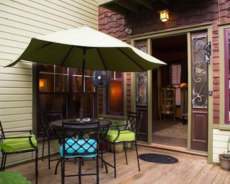 Beachside Boutique Inn - Folly Beach - Patio