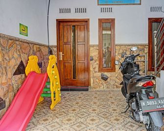Hotel O Noril Haromain Homestay Syariah - Pasuruan