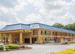 Super 8 by Wyndham Norcross/I-85 Atlanta - Norcross - Κτίριο