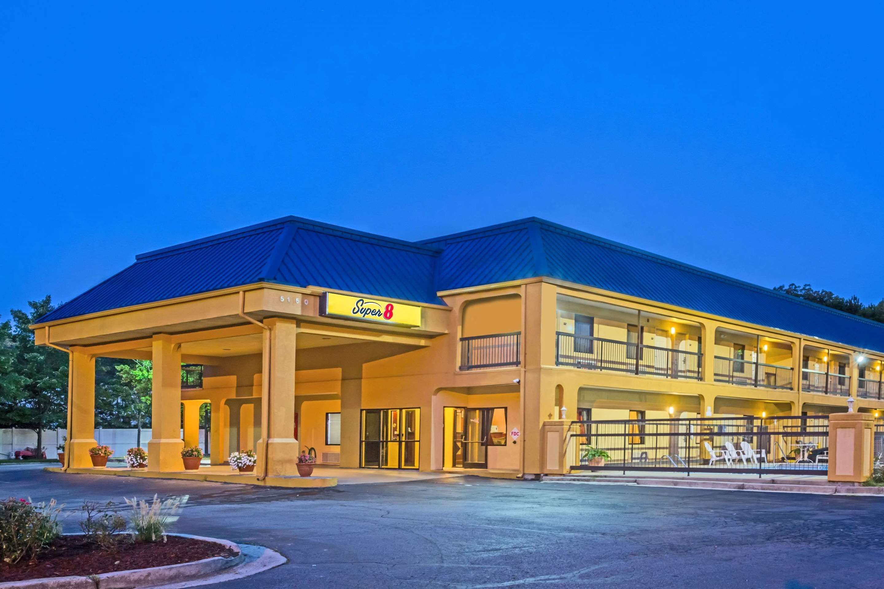 Super 8 by Wyndham Norcross/I-85 Atlanta - Norcross - Edificio