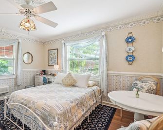Banyan House Vacation Rentals - Venice