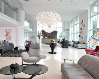 Athenaeum Palace & Luxury Suites - Athens - Lobby