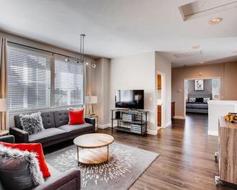 Gianno Silver Downtown, Airport, Sleep Train Arena, Walk To Parks, Tennis Courts - Sacramento - Ruang tamu