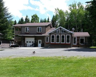 Bed and Breakfast Du Repos - Saint-Quentin - Building