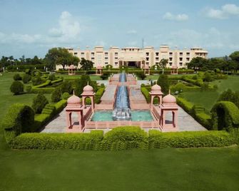 The Gold Palace & Resorts - Jaipur - Piscine
