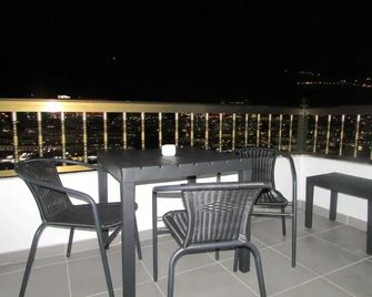 Complejo Cumana By Placida Mar - Puerto Rico - Varanda
