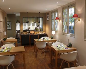 Hôtel Cardinal - רואה - מסעדה