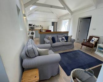 Crugsillick Studio - Truro - Living room