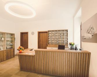 Kings Residence - Prag - Rezeption