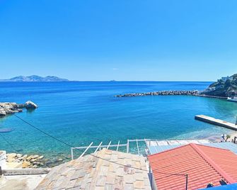 Ikaria Therma Blue - Agios Kirykos
