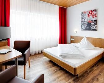 Hotel Waldparkstube - Bad Schönborn - Спальня