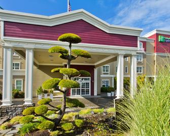 Holiday Inn Express & Suites Astoria - Astoria - Gebouw