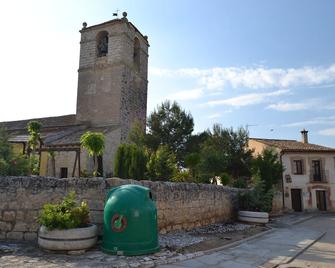 Self catering Lindos Huespedes for 2 people - Gallegos de Hornija - Budynek
