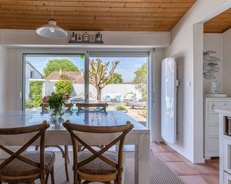 Villa Riby.4 label houseClose to beaches, center&shopping. Pets allowed - Андернос-ле-Бен - Їдальня
