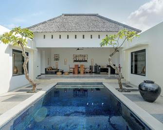 The Seminyak Suites Private Villas - Kuta - Pool