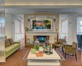 Hilton Garden Inn Norwalk - Norwalk - Lobby
