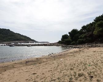 Apartments Limuni - Saplunara